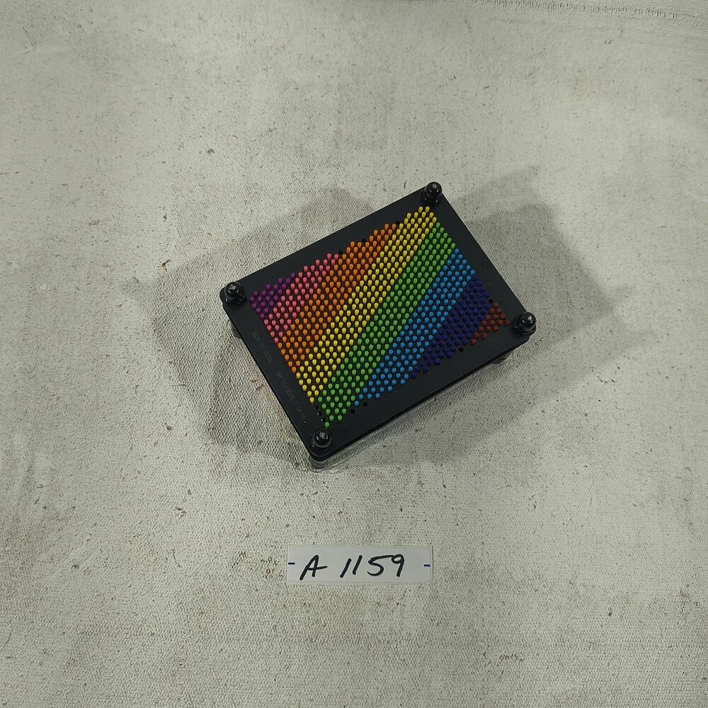 Toymendous Rainbow 3D Pin Art Board